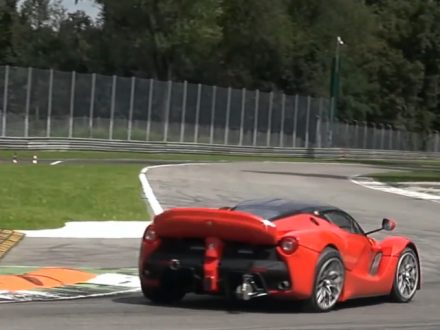 Ferrari-LaFerrari-Driven-To-The-Extreme