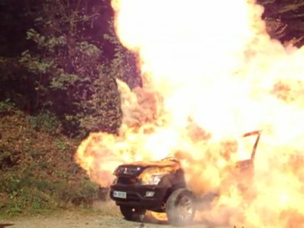 Fake_bMW-Blow-Up