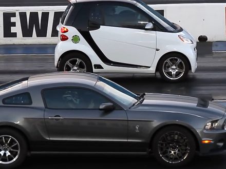 Muscle-Car-vs-SmartCar