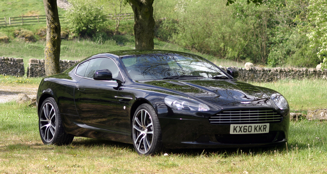 Aston-Martin-DB9-Carbon-Black-E