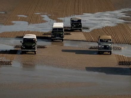 Land-Rover-Defender-2015-Swansong