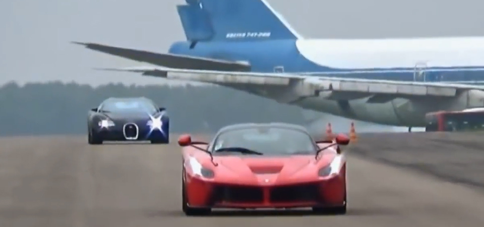 Ferrari-La-Ferrari-vs-Bugatti-Veyron