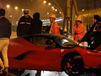 La-Ferrari-Crash-Shanghai-Front