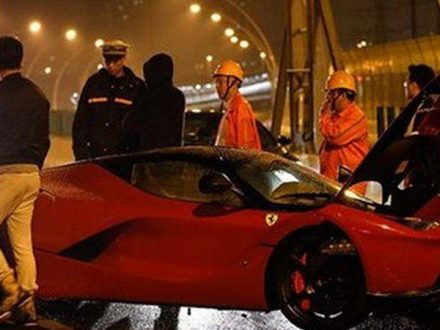 La-Ferrari-Crash-Shanghai-Front