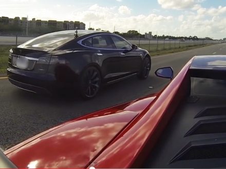 Lamborghini-vs-Tesla-Model-S