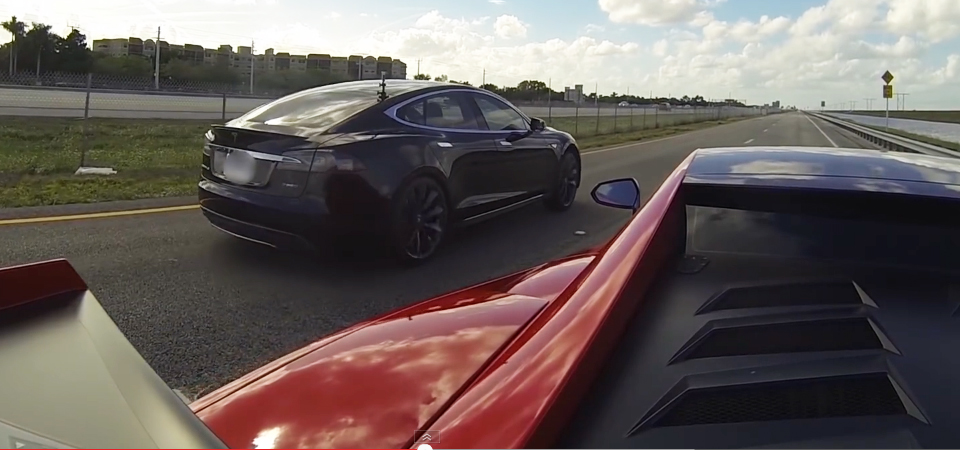 Lamborghini-vs-Tesla-Model-S