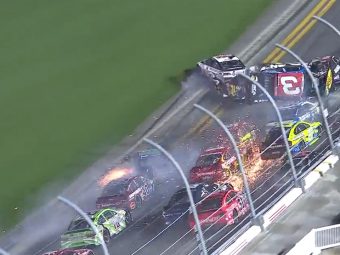 NASCAR-Crash-Austin-Dillon-2015