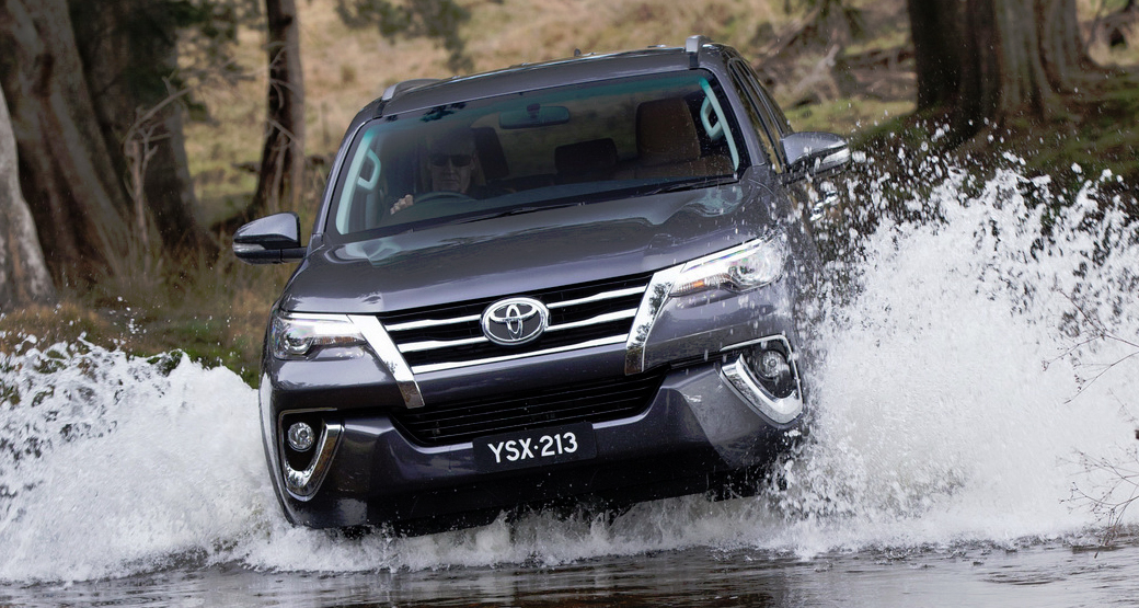 Toyota-Fortuner-Front