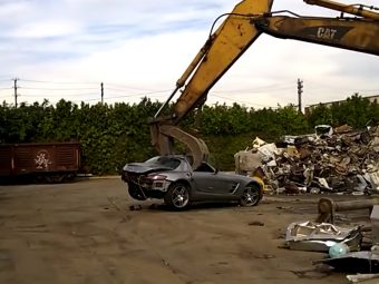 Mercedes-SLS-AMG-Crushed