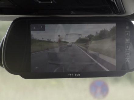 Land-Rover-Invisibility-Rear-View-Mirror