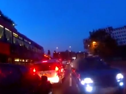 Happy-Slap-Range-Rover-Driver