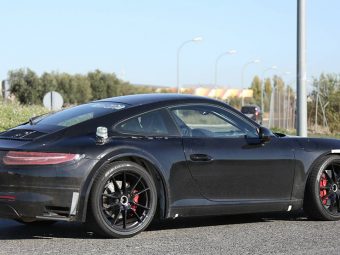 Porsche-911-2018-SpyShots-Rear
