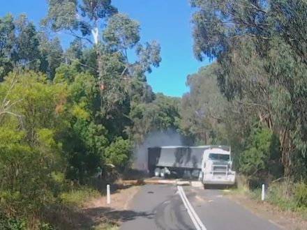 Australian-Near-Miss-Duel