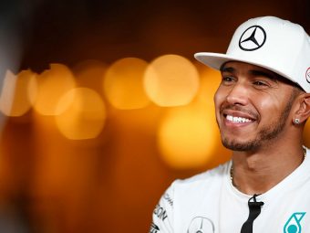 Lewis-Hamilton-Smiling