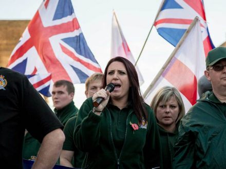 Land-Rover-Discovery-Press-Depeartment