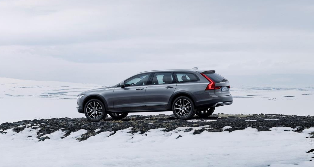 Lonely Are The Brave, The New Volvo V70 Cross Country