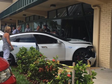 tesla-florid-gym-crash