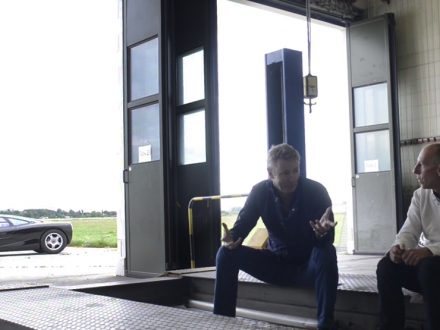 mclaren-f1-vs-bugatti-veyron