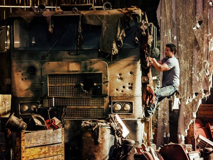 vehicle-maintenance-optimus-prime-mark-whalberg