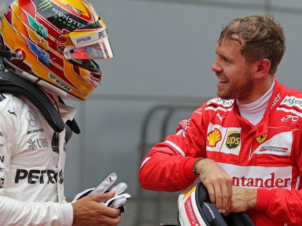 Chinese-Grand-Prix-2017-Hamilton-Vettel-Parc-Ferme-Talking