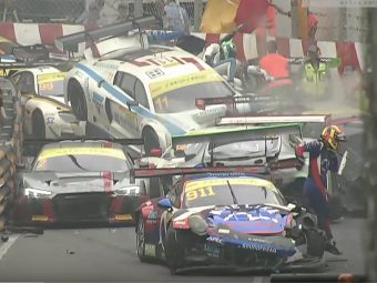 Macau-FIA-GT-World-Cup-2017-Massive-Pile-Up