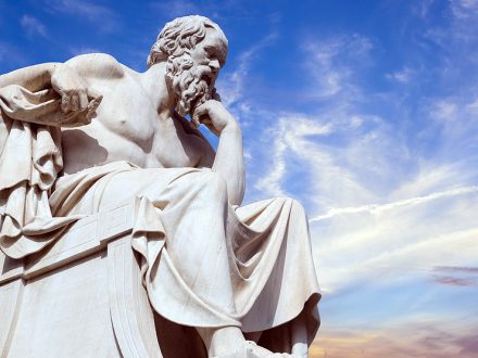 Thinking-About-Social-Media-Statue-Dailycarblog