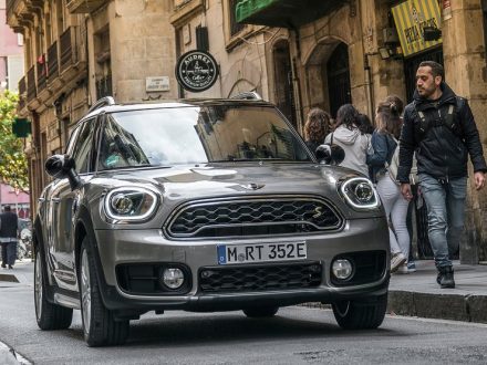 Best-Hybrids-2018-MINI-Countryman-Hybrid-Dailycarblog