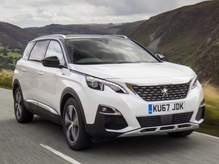 Peugeot-5008-SUV-Review-2018