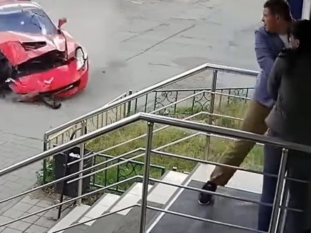 American Muscle car, Corvette C& Crash in Russia