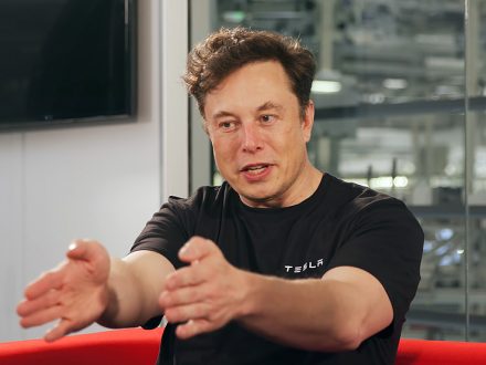 Tesla, Elon Musk, SEC, dailycarblog.com