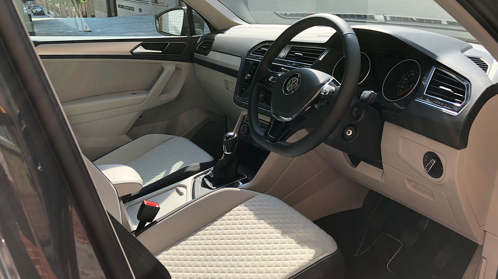 VW Tiguan Review, 2018, interior, dailycarblog.com