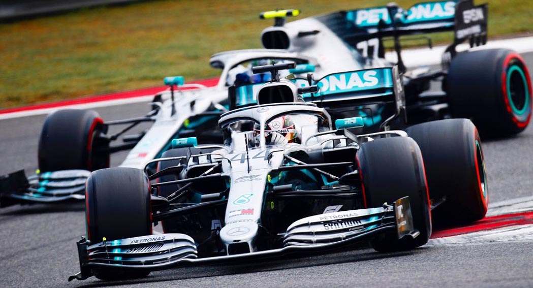 2019 Chinese Grand Prix Hamilton in the lead dailycarblog.com