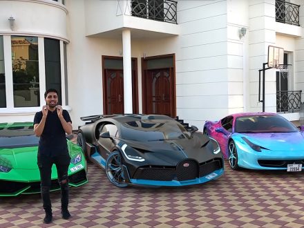 MoVlogs Bugatti Divo dailycarblog.com