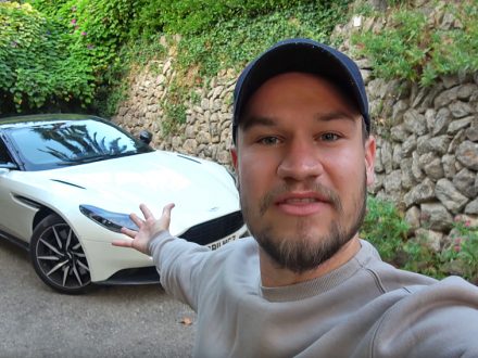 Aston Martin dailycarblog.com