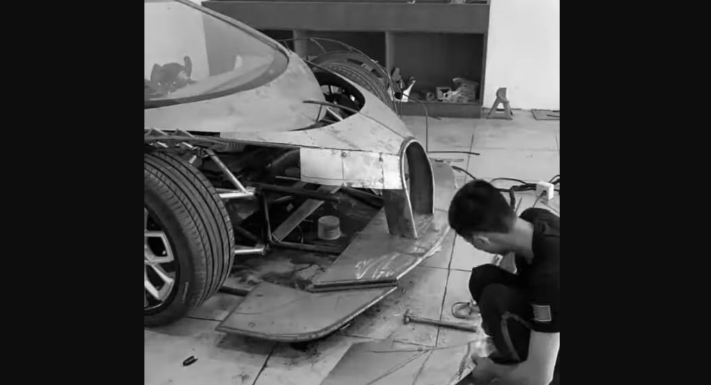 Mechnic jack Bugatti replica dailycarblog