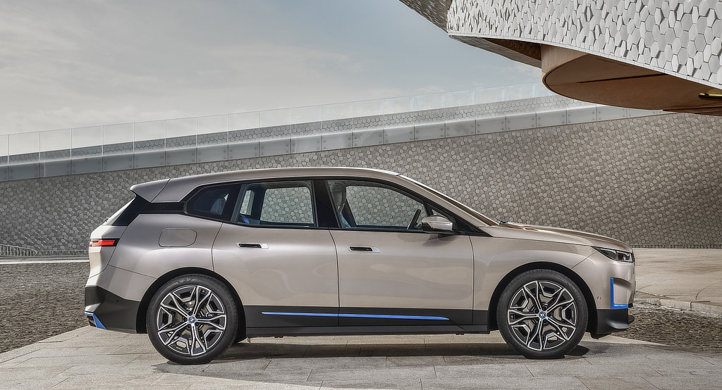 BMW iX SE Daily Car Blog News