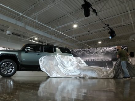 JerryRigEverything Hummer EV - dailycarblog