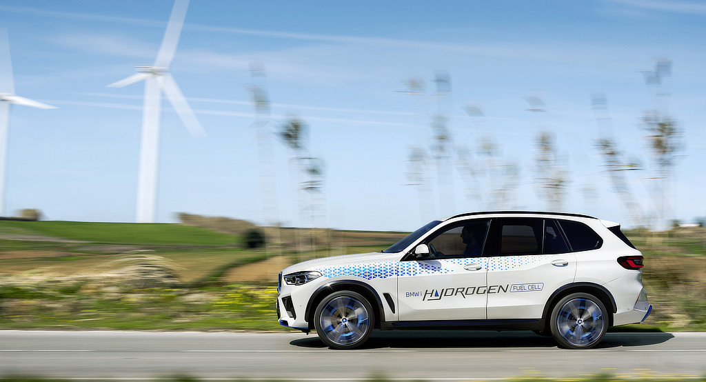 BMW iX5 Hydrogen Fuel Cell - Dailycarblog