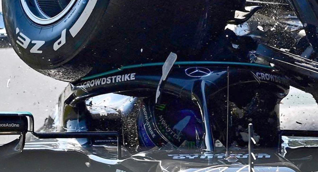 Red Bull Head butts Lewis Hamilton at the Italian Grand Prix - dailycarblog