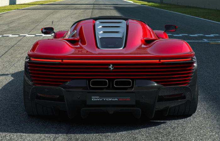 Ferrari Daytona SP3 - Rear - Dailycarblog