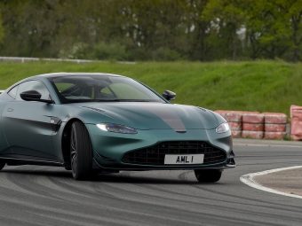 Aston Martin V12 Vantage to roar Again - Dailycarblog