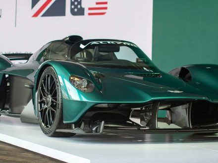 Aston Martin Valkyrie - Daily Car Blog