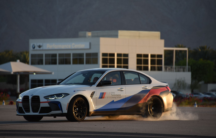 BMW Performance Center USA - BMW M3 tyre smoke - Daily Car Blog