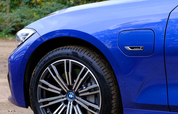 BMW 3 Series 330e Plug-in Hybrid Review - Get 25% off Your New BMW - Daily Car Blog