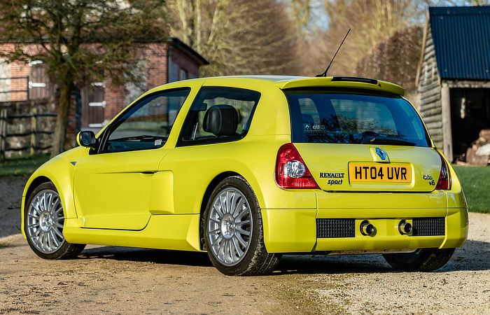 Renault Clio Phase 2 V6 rear