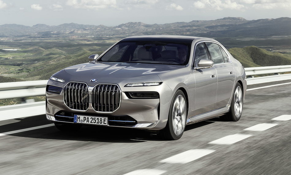 2022 BMW 7 Series - Front view