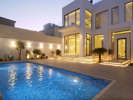 Dubai luxury villa in Jumeriah