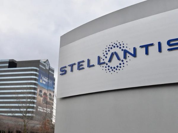 Sterile Corporate Monolith Stellantis - Indiana