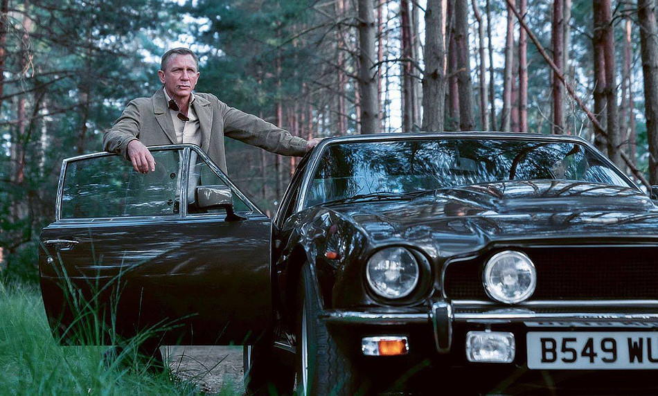Aston Martin V8 Vantage - No Time To Die - James Bond Movie