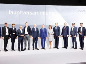 VW clean cut management team phot - 2022